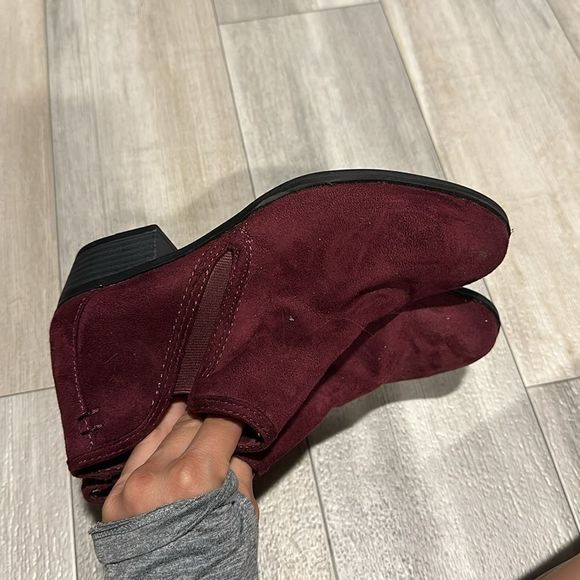 Women's Burgundy Ankle Boots - Picture 4 of 7
